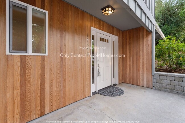 Foto del edificio - 16849 Lakeridge Dr