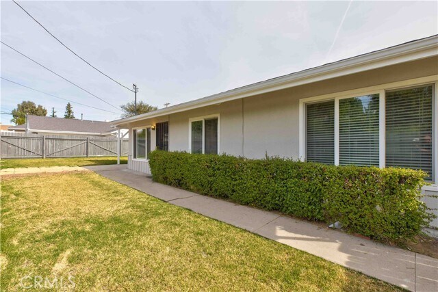 Foto del edificio - 17237 Kingsbury St