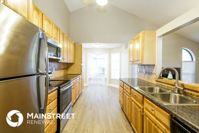 Building Photo - 5007 Swallow Dr