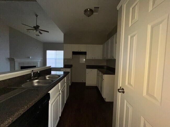 Foto del edificio - 7878 Autumn Creek Dr