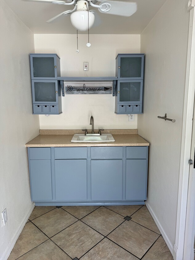 KItchenette - 3000 Fairbanks Ave