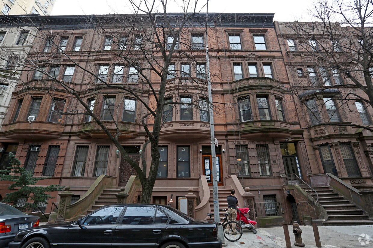 Building Photo - 22 W 88th St