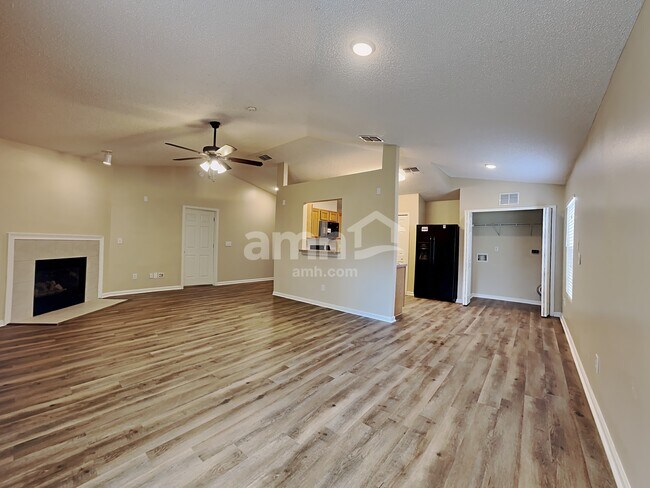 Foto del edificio - 9544 Watershed Dr N