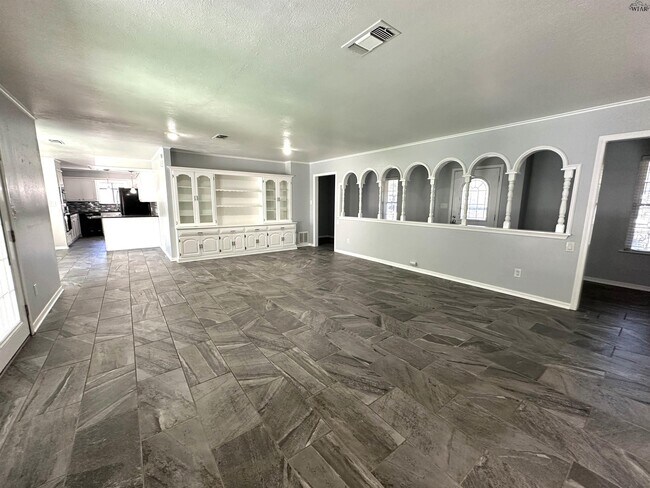 Building Photo - 4513 Martinique