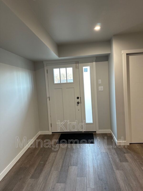 Building Photo - 2022 McAndrew Crescent