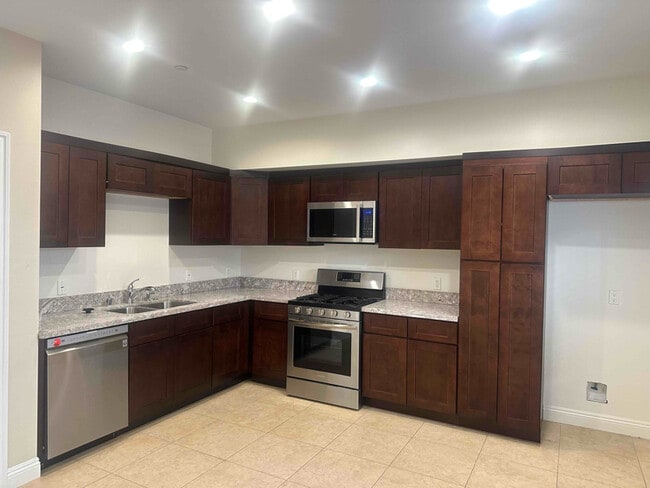 Photo - 1522 Lomita Blvd Apartment