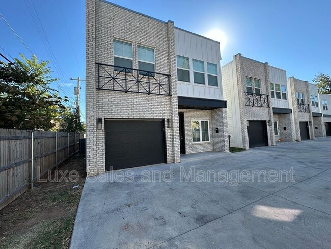 Foto del edificio - 1705-1711 NW 11th St