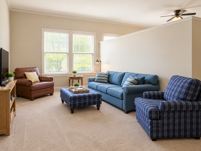 Sala de estar con mucha luz natural - 2971 Mumbarto Ave