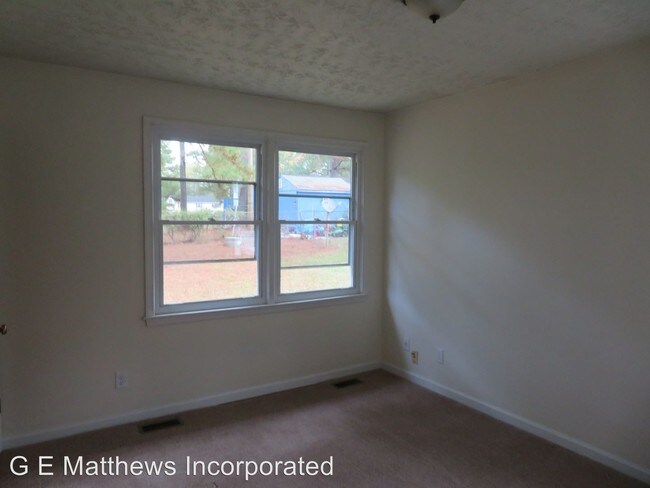 Building Photo - 3 br, 1 bath House - 15915 Flatfoot Rd
