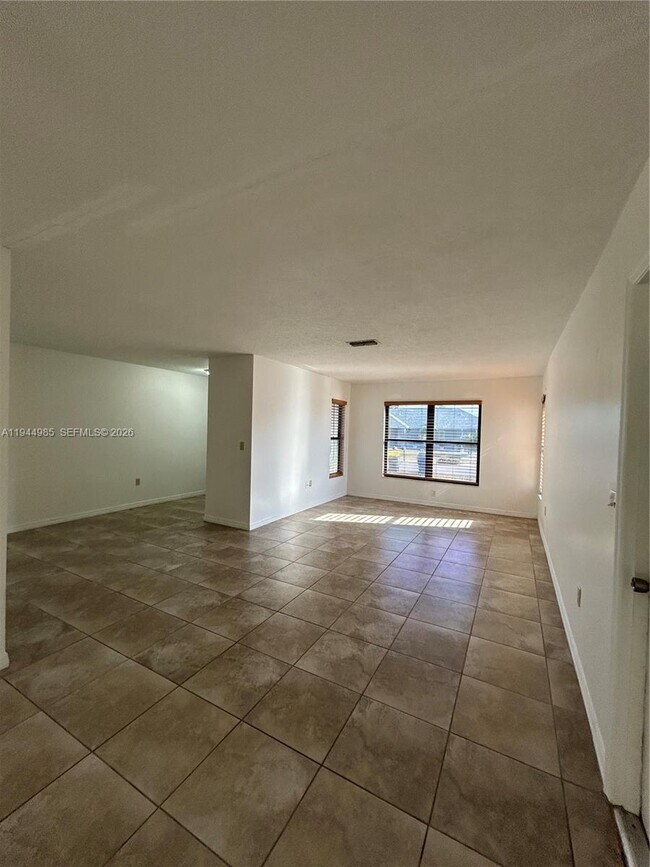 Building Photo - 4201 Navarre Ave