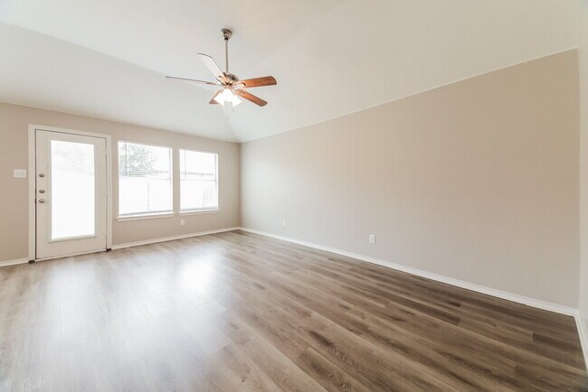 Foto del edificio - 1008 Halifax Ln