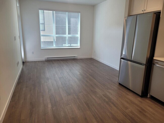 Photo du bâtiment - 15735-15785 85 Ave