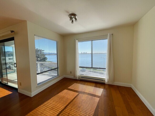 Foto del edificio - One bedroom Condo w/ Partial Water View Av...