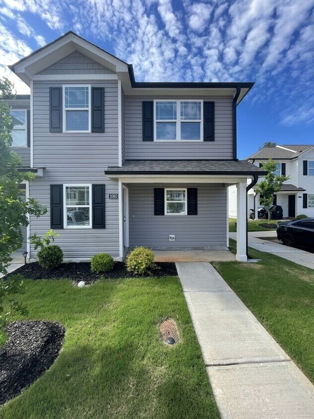 Foto principal - 3 Bedroom 2.5 Bathroom Townhome!