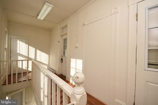 Foto del edificio - 9305 West St