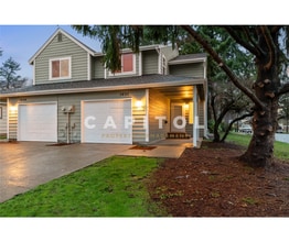 Building Photo - 1402 5th Ave SW