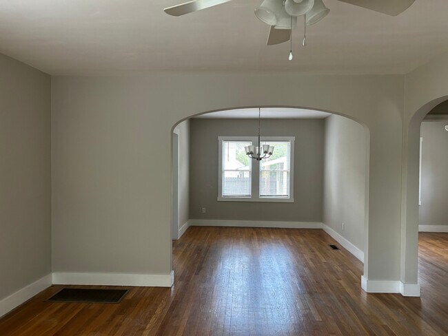 Building Photo - 513 Buena Vista Ave