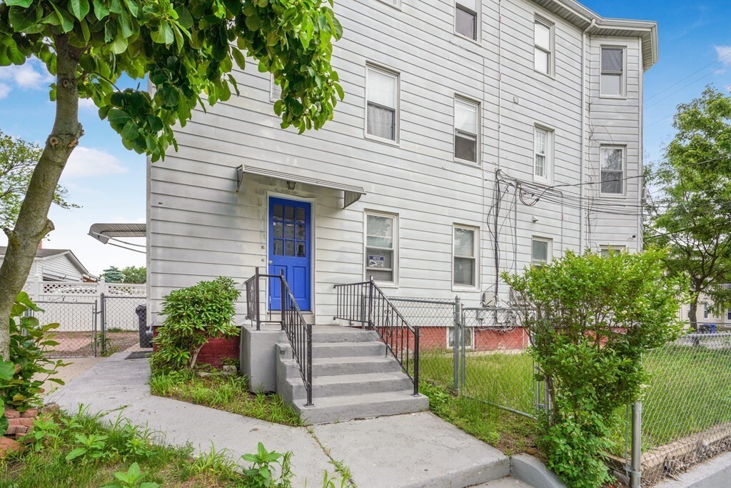 Primary Photo - 202 Kenyon Ave
