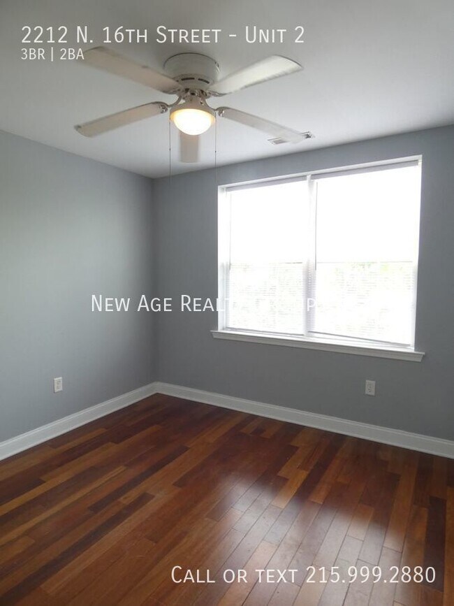 Foto del edificio - Bi-Level Four Bedroom Apartment In Temple ...