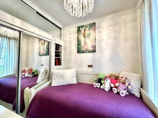 Building Photo - 599 Carroll St