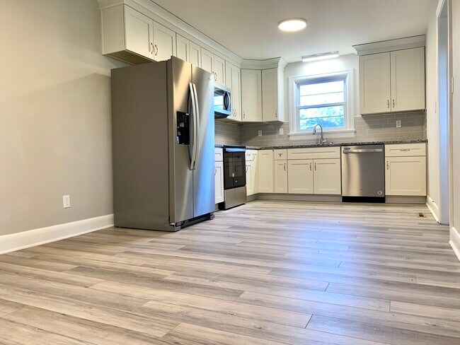 Building Photo - 119 Segar St