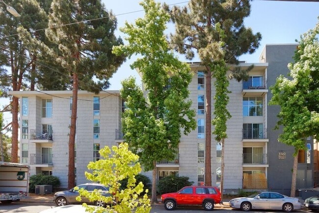 Building Photo - 2240 Blake St