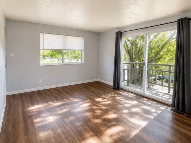 Building Photo - 1601 Ivy Cir