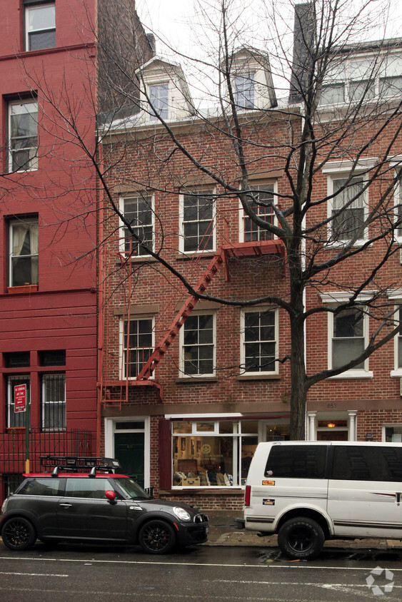 Primary Photo - 655 Washington St