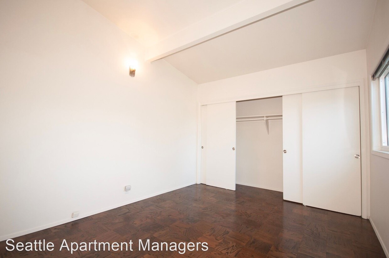 Foto principal - 3232 E Madison St