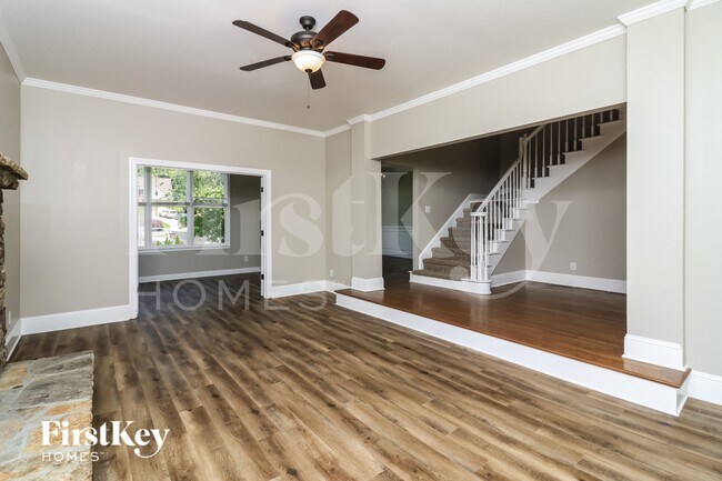 Foto del edificio - 3320 Fairway Bend Dr