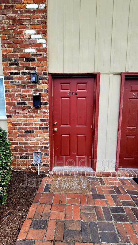 Building Photo - 7127 Wentworth
