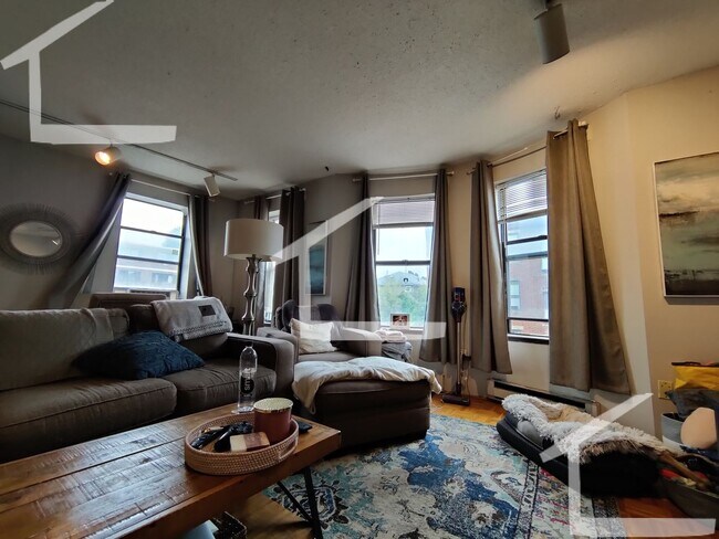 Building Photo - Cozy 1 bed 1 bath in Brighton