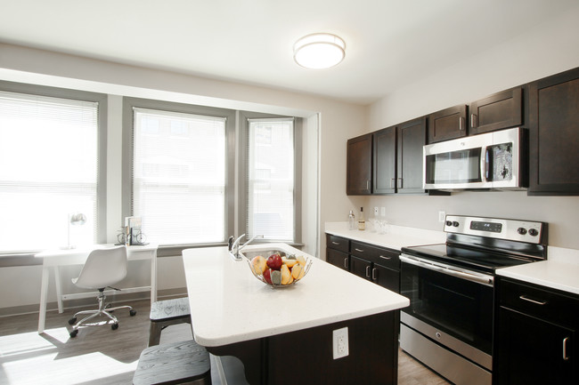 Island Kitchen with granite counter - HBG Realty SoMa