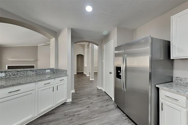 Building Photo - 4931 Sentry Woods Ln