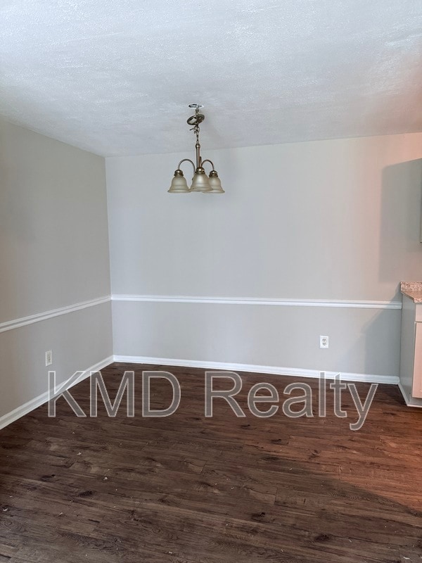 Building Photo - 702 Farmhurst Dr