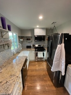 Kitchen - 233 Douglas Dr