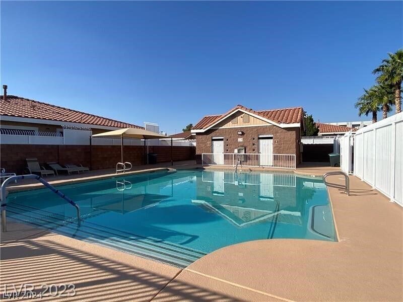 Primary Photo - 2850 Serenidad Dr