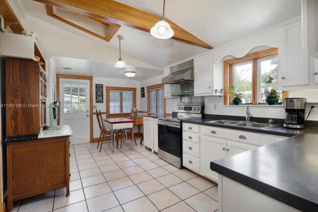 Foto del edificio - 8251 SW 134th St