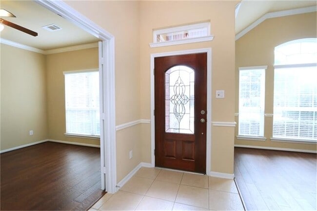 Foto del edificio - 6815 Clemson Ln