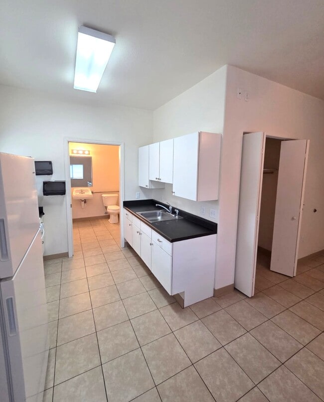 Building Photo - 1151 Belford Ave