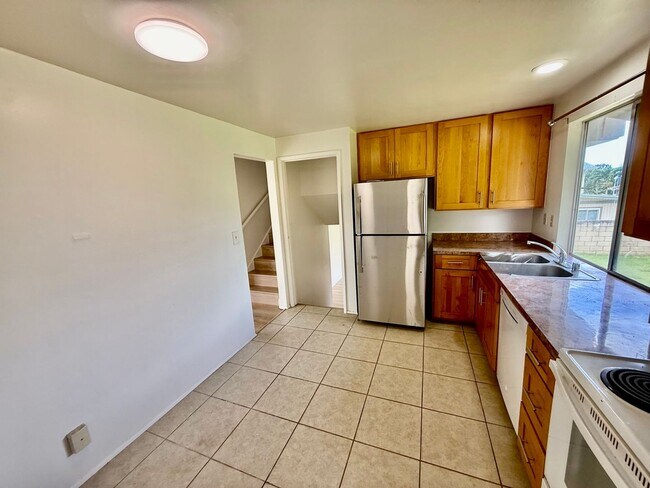 Foto del edificio - 4 BR/2.5 BA/4 PK/Available May 1