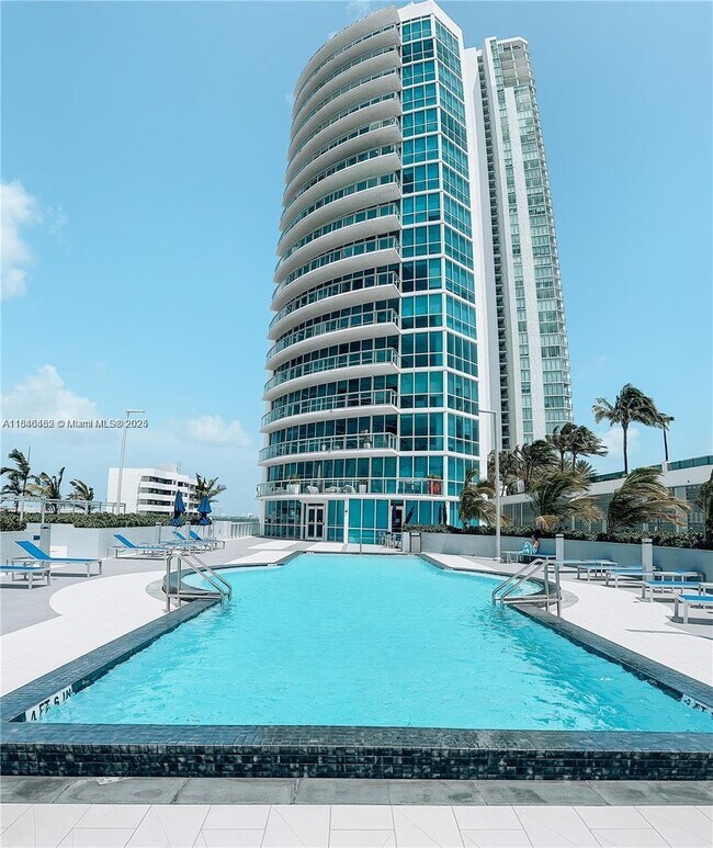 Foto del edificio - 480 NE 30th St