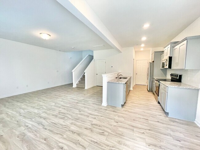 Foto del edificio - NEW 3BD/2.5BTH Townhome minutes from I-85 ...