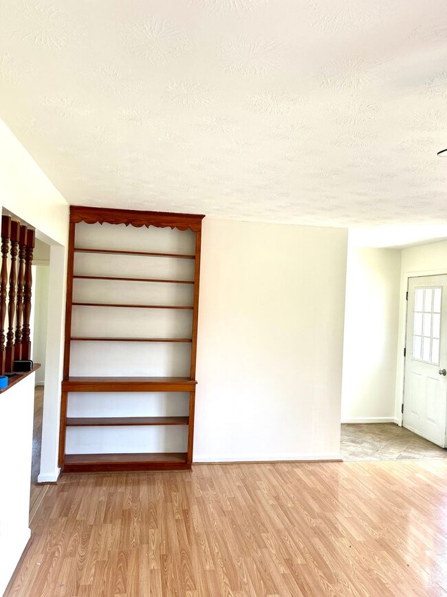 Building Photo - Single Family Home for Rent in Timberville