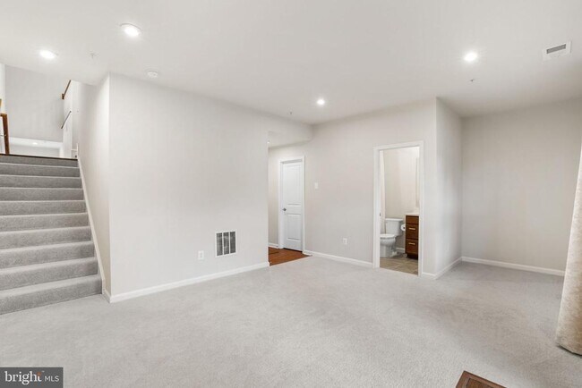 Foto del edificio - 3421 St Robin Ln