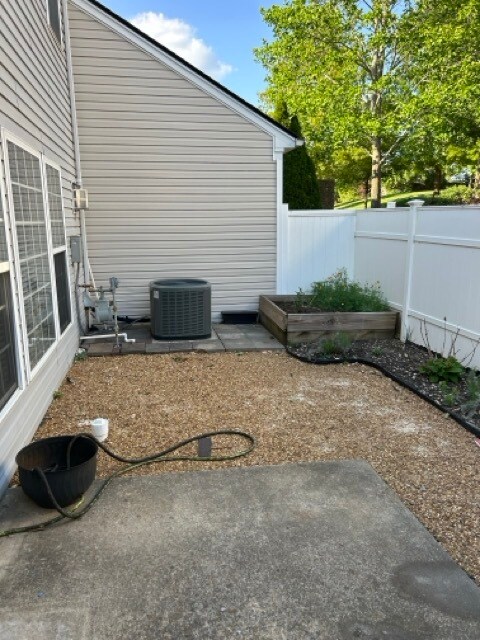 Foto del edificio - 436 Lazy Creek Ln