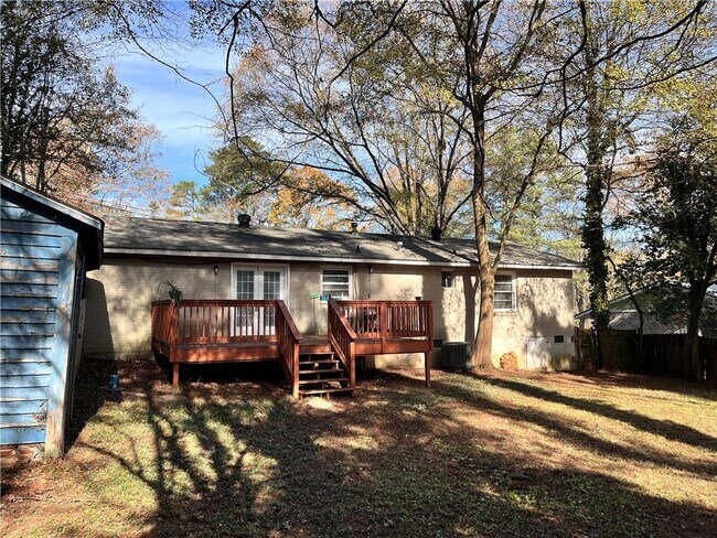 Building Photo - 2078 Glenroy Dr