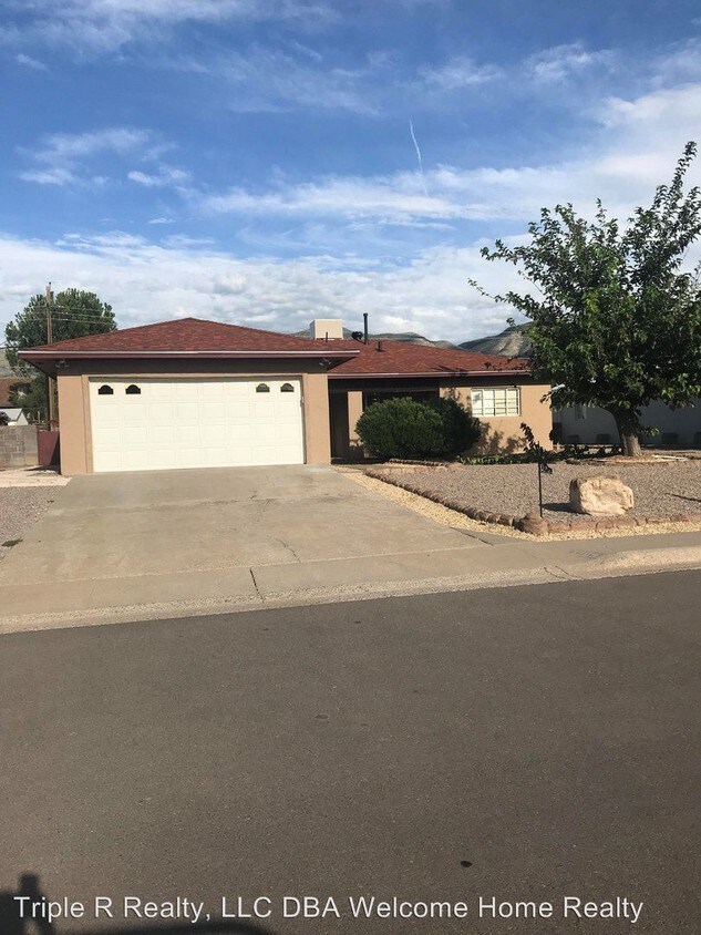 Primary Photo - 3 br, 2 bath House - 1705 Buena Vista Ct