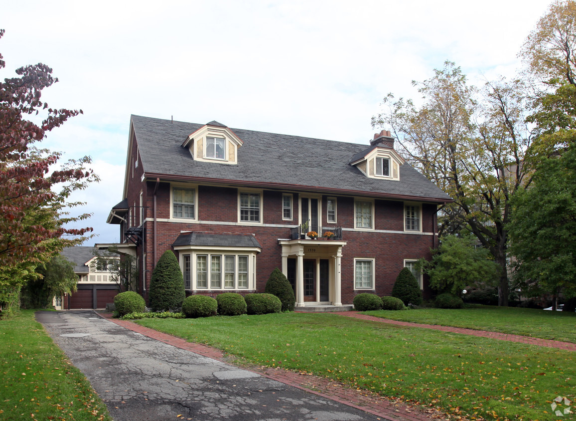 Foto principal - 1370 East Blvd