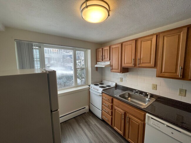Building Photo - Affordable studio in Arlington